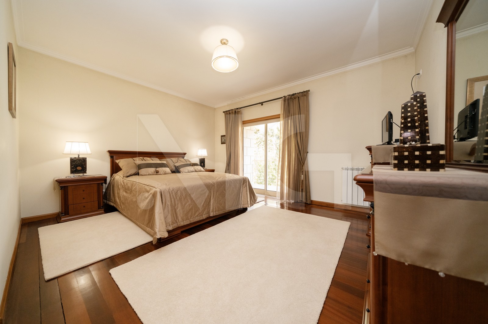 House T5 for For sale in Este (São Pedro e São Mamede), Braga, Braga - Suite (Imagem 1)