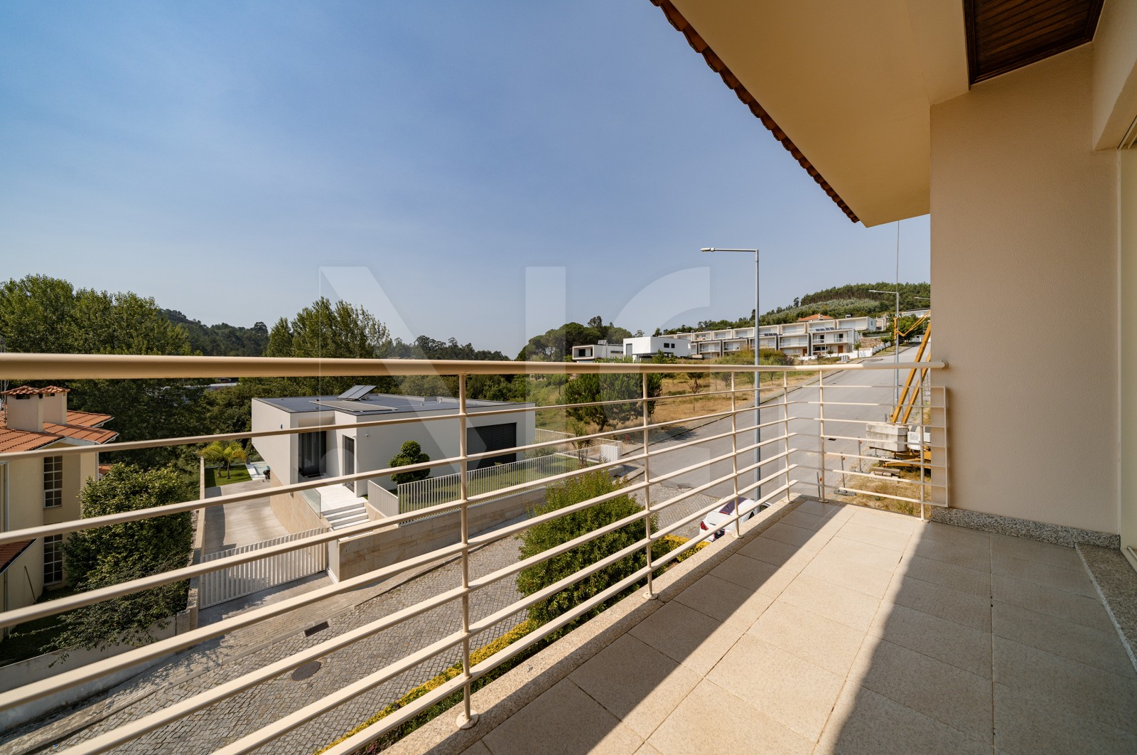 House T5 for For sale in Este (São Pedro e São Mamede), Braga, Braga - Varanda (Imagem 3)