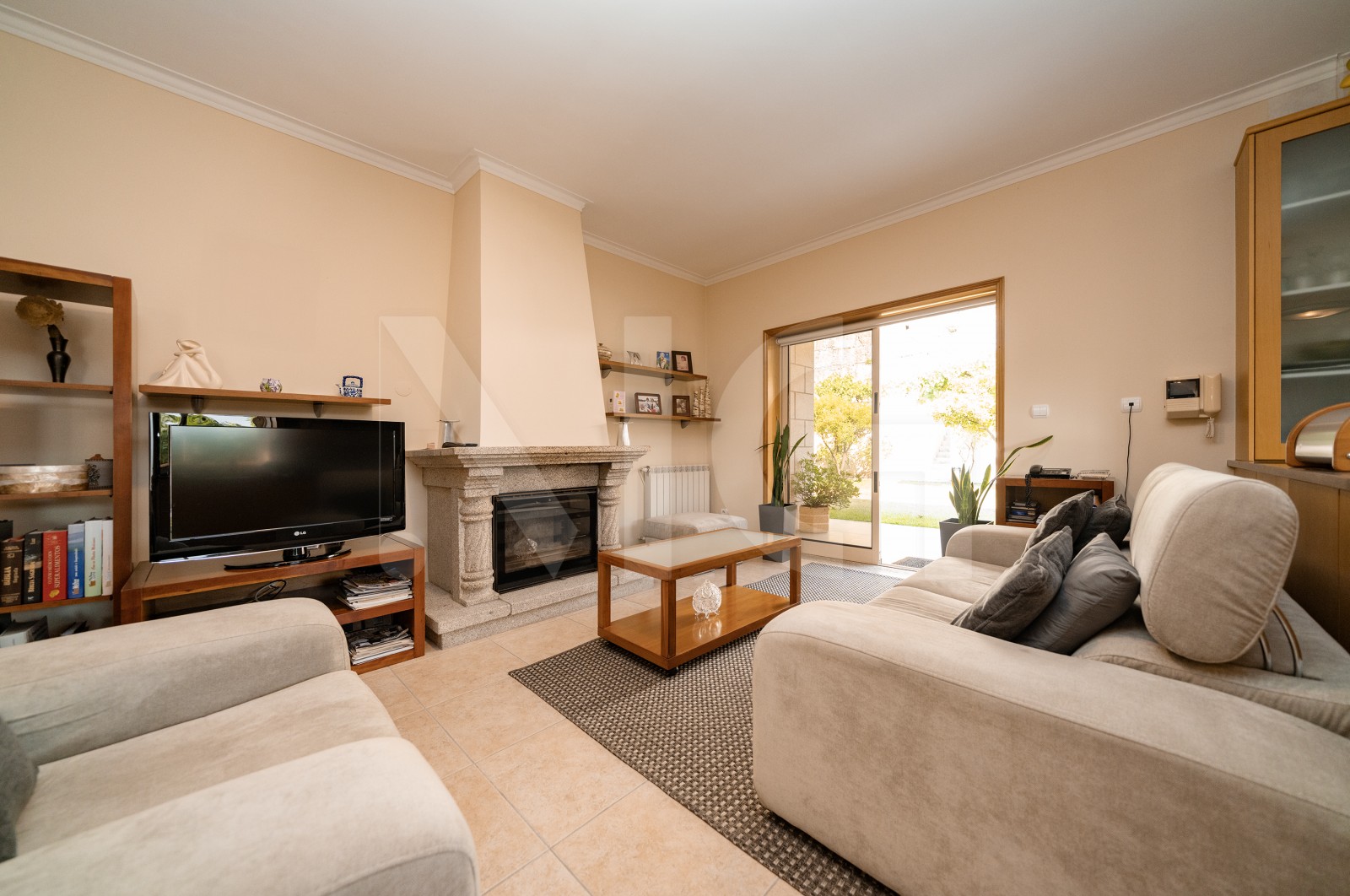 House T5 for For sale in Este (São Pedro e São Mamede), Braga, Braga - Sala (Imagem 1)