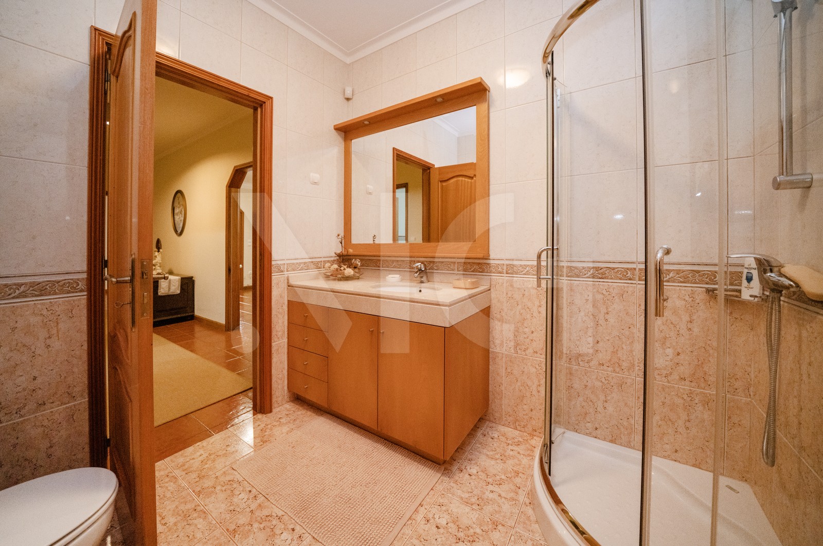 House T5 for For sale in Este (São Pedro e São Mamede), Braga, Braga - Casa de banho (Imagem 4)