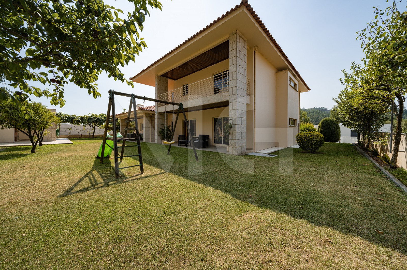 House T5 for For sale in Este (São Pedro e São Mamede), Braga, Braga - Quintal/Jardim (Imagem 4)