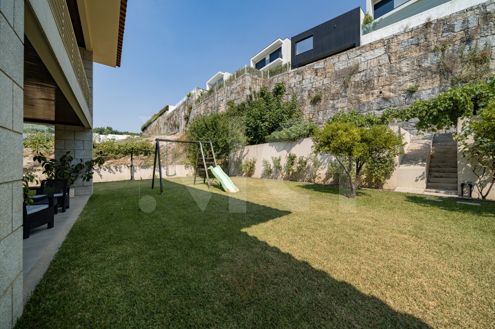 House T5 for For sale in Este (São Pedro e São Mamede), Braga, Braga - Quintal/Jardim (Imagem 5)