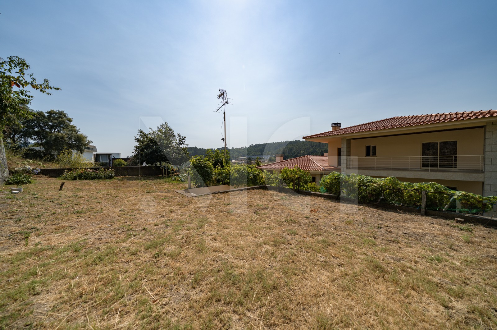 House T5 for For sale in Este (São Pedro e São Mamede), Braga, Braga - Quintal/Jardim (Imagem 6)