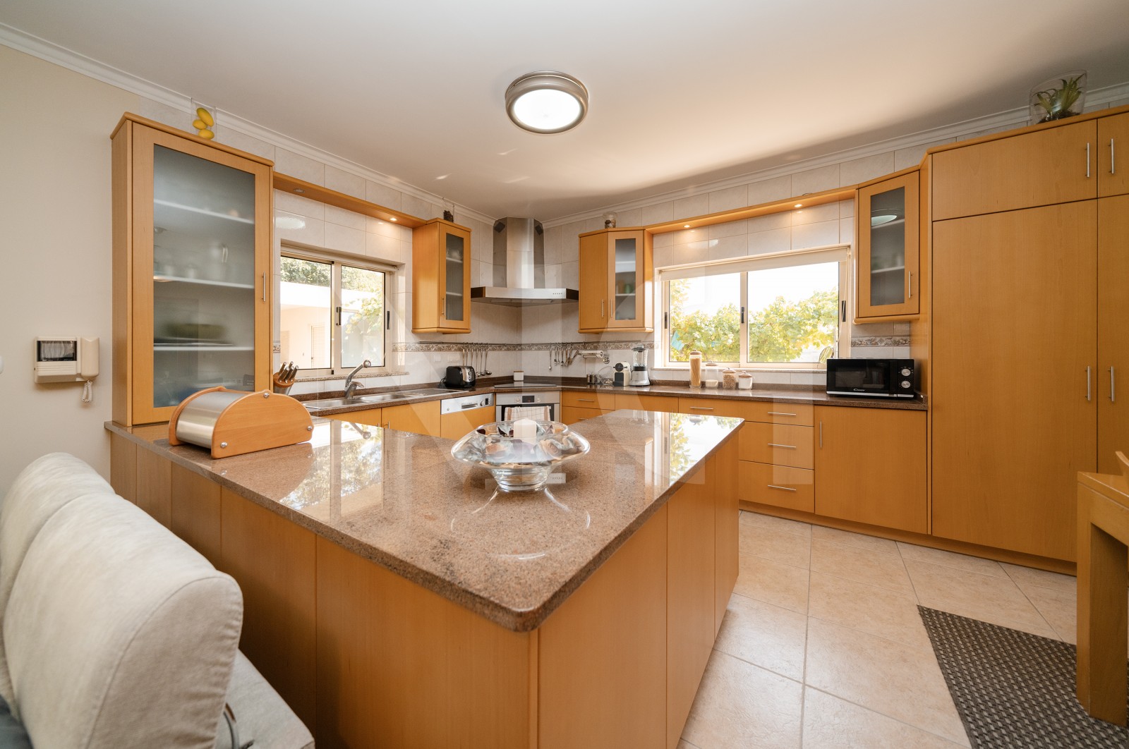 House T5 for For sale in Este (São Pedro e São Mamede), Braga, Braga - Cozinha (Imagem 3)