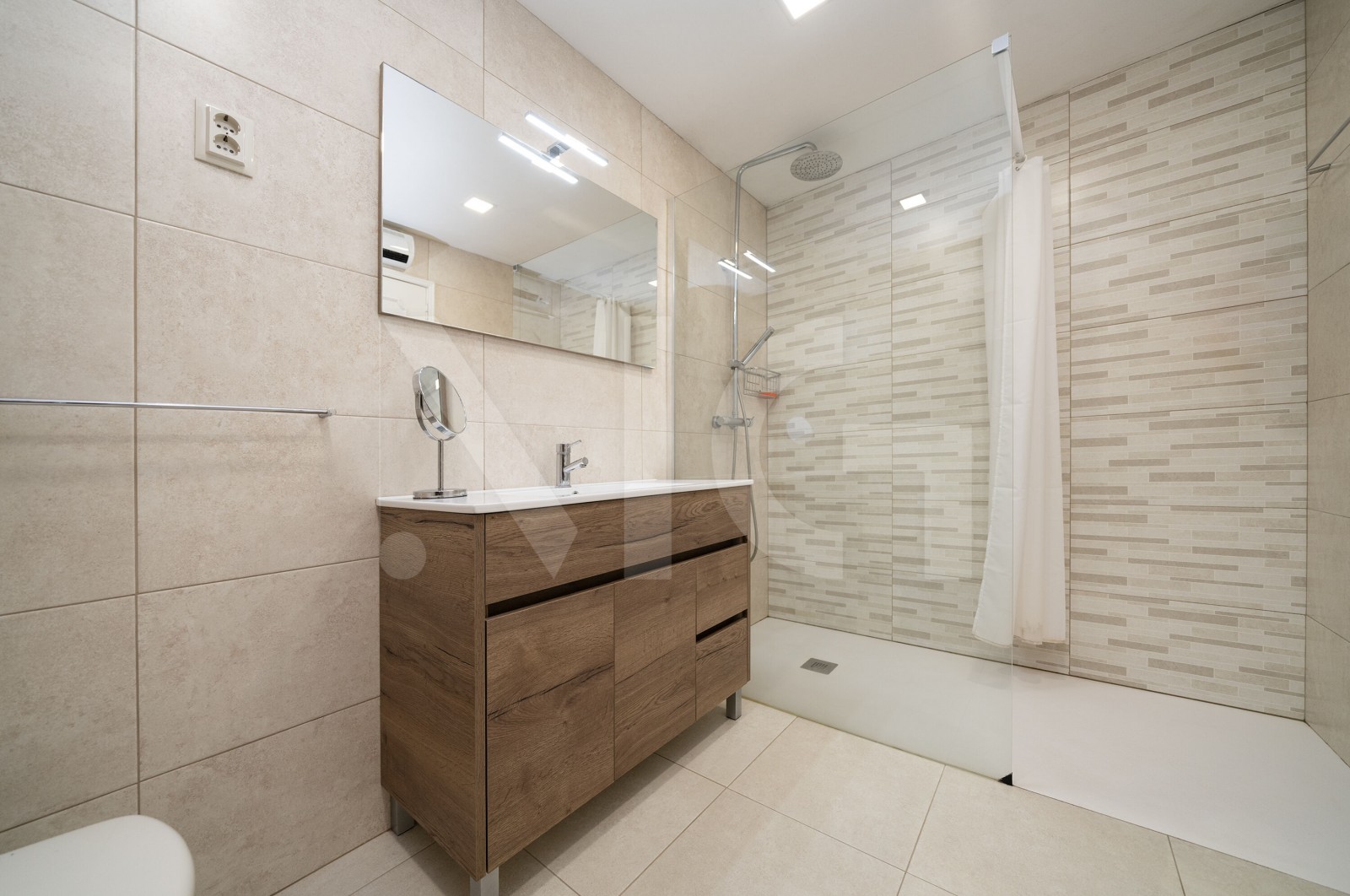 Apartamento T3 para Venda em Braga (São Vicente), Braga, Braga - Casa de banho (Imagem 3)