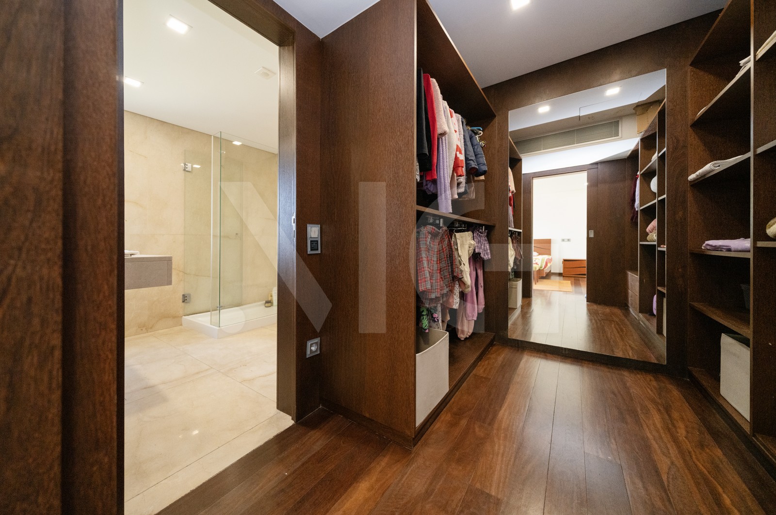 House T4+1 for For sale in Sande Vila Nova e Sande São Clemente, Guimarães, Braga - Suite (Imagem 5)