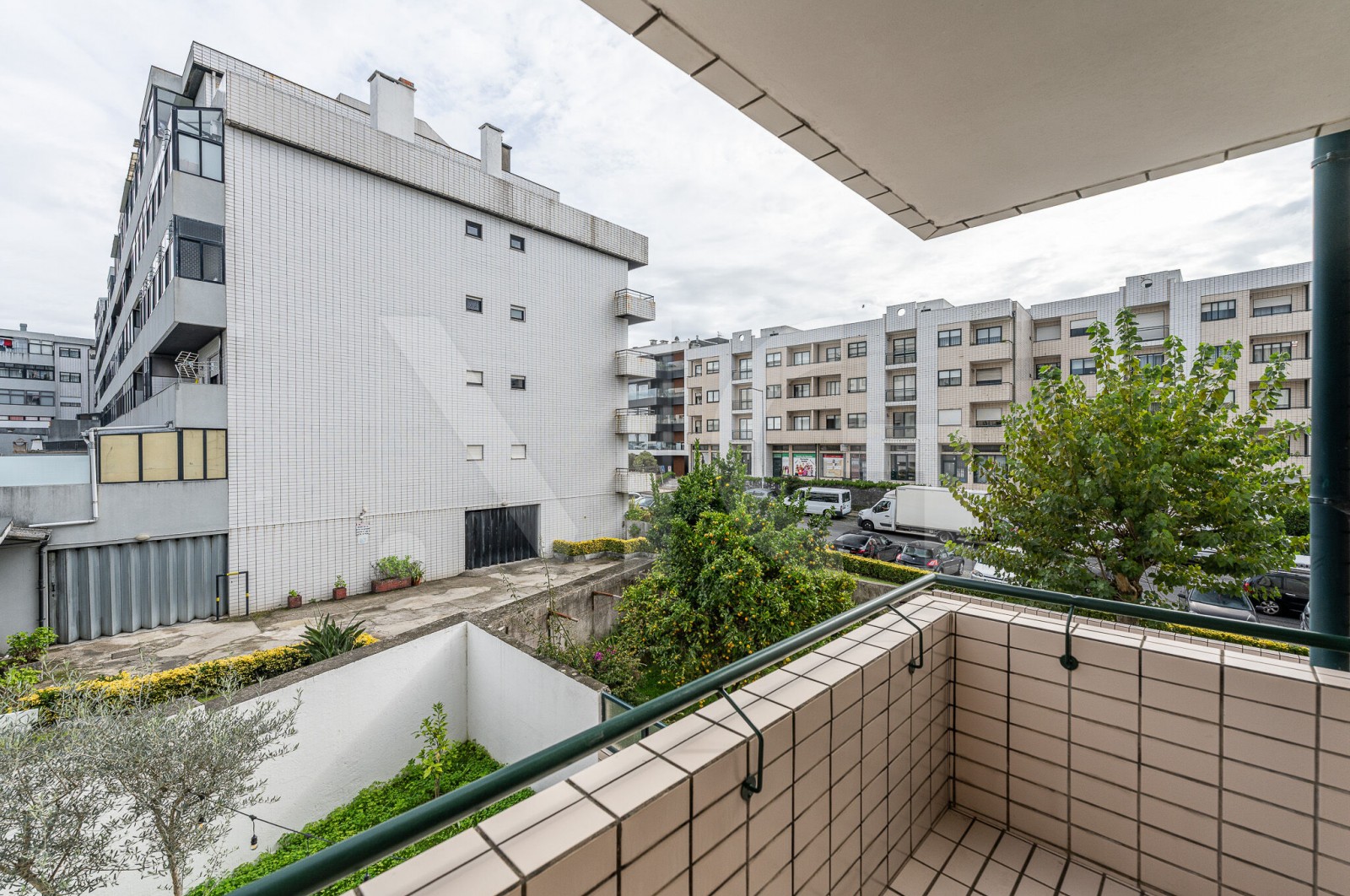 Apartamento T2 para Venda em Custóias, Leça do Balio e Guifões, Matosinhos, Porto - Varanda (Imagem 2)