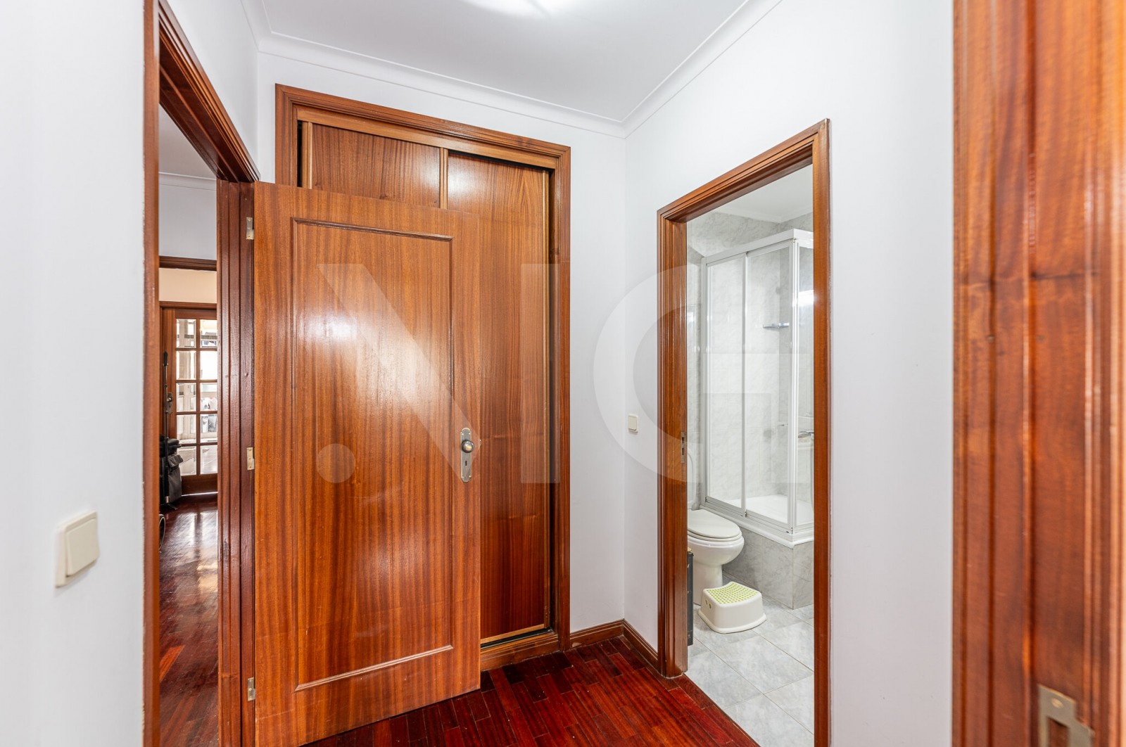 Apartamento T2 para Venda em Custóias, Leça do Balio e Guifões, Matosinhos, Porto - Corredor (Imagem 4)