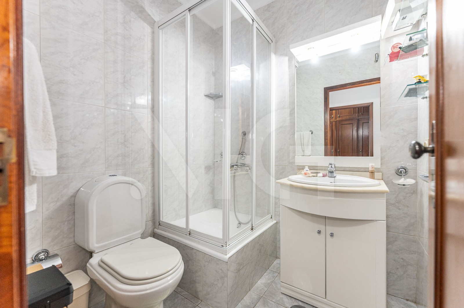 Apartamento T2 para Venda em Custóias, Leça do Balio e Guifões, Matosinhos, Porto - Casa de banho (Imagem 3)