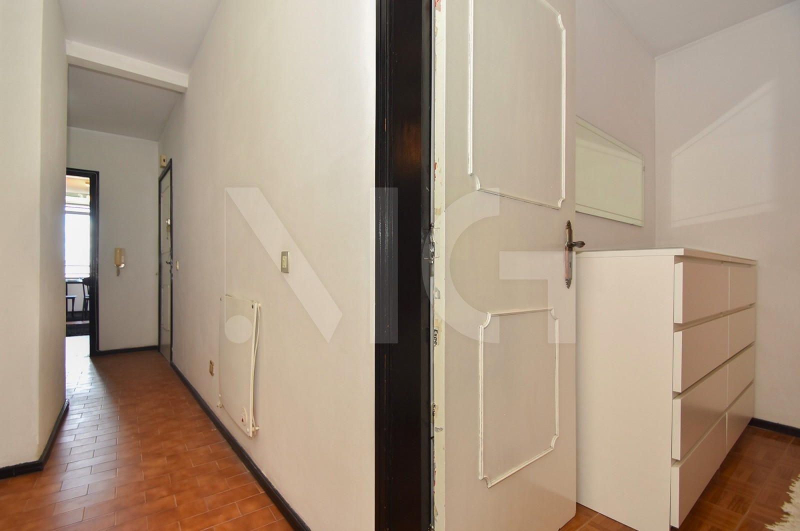 Apartment T2 for For sale in Campanhã, Porto, Porto - Corredor (Imagem 4)