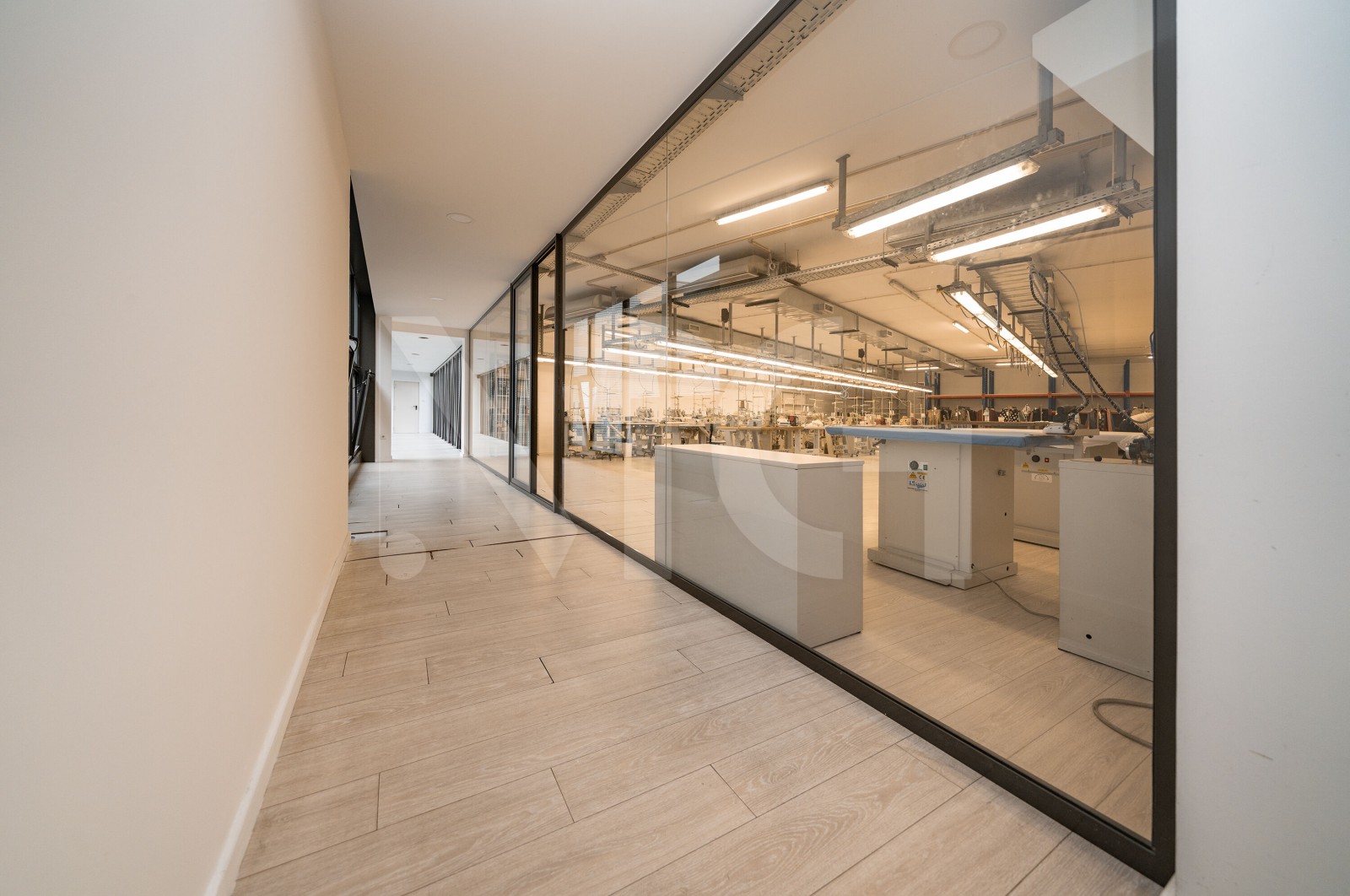 Pavilhão para Venda em Barcelos, Vila Boa e Vila Frescainha (São Martinho e São Pedro), Barcelos, Braga - Corredor (Imagem 1)