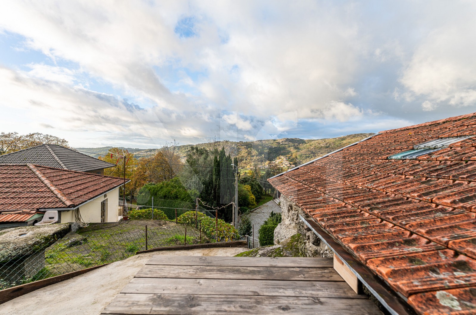 House T1 for For sale in Aboim, Felgueiras, Gontim e Pedraído, Fafe, Braga - Área envolvente (Imagem 3)