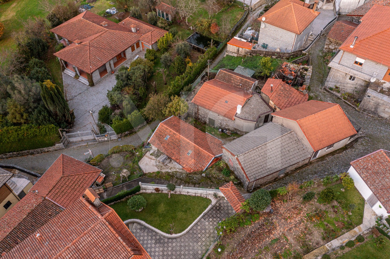 House T1 for For sale in Aboim, Felgueiras, Gontim e Pedraído, Fafe, Braga - Área envolvente (Imagem 7)