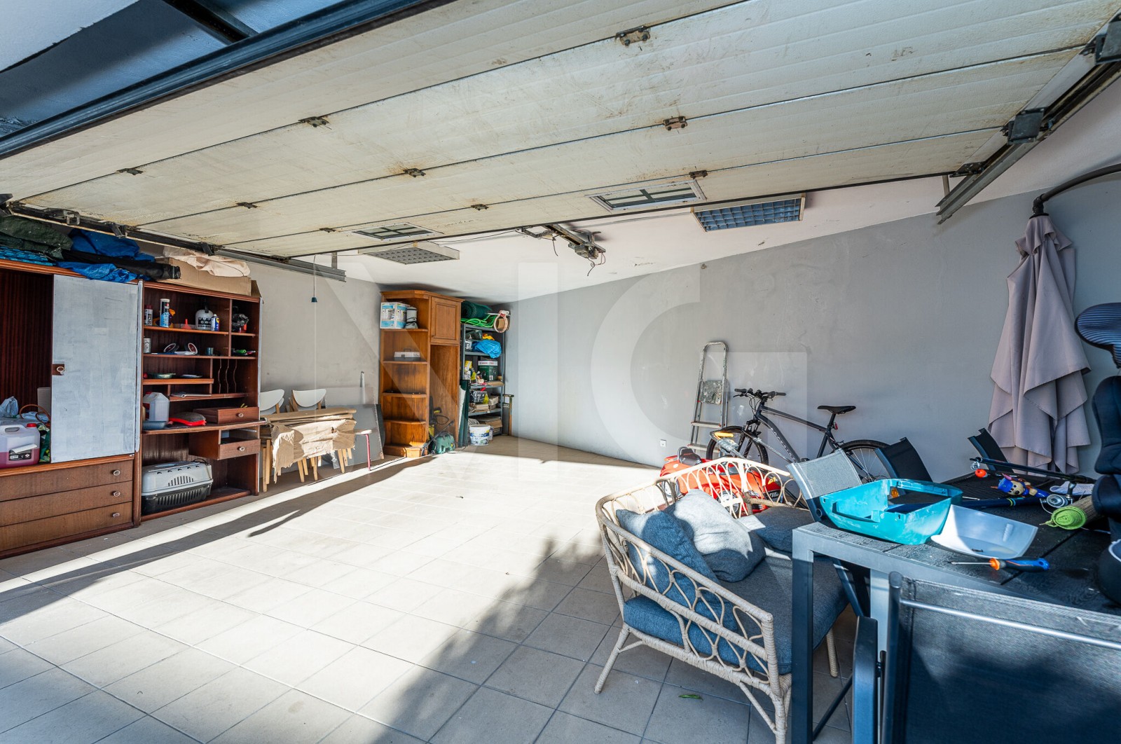 Moradia T4 para Venda em Covelas, Trofa, Porto - Parqueamento/Garagem (Imagem 2)