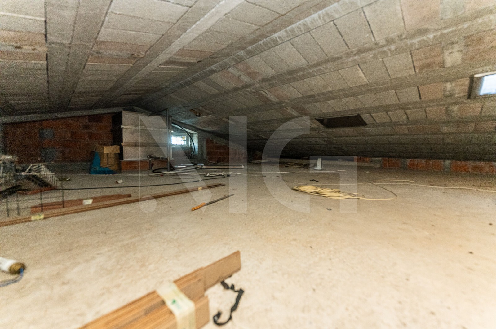 Moradia T4 para Venda em Covelas, Trofa, Porto - Sótão (Imagem 1)