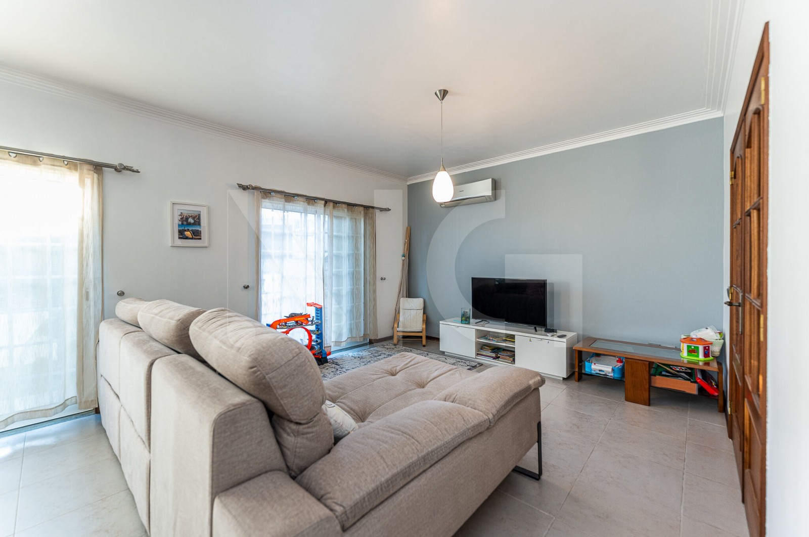 Moradia T4 para Venda em Covelas, Trofa, Porto - Sala (Imagem 1)