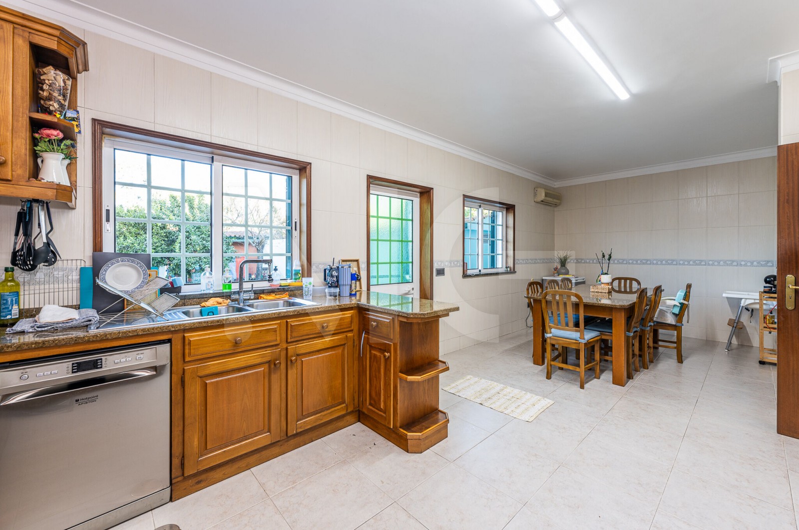 Moradia T4 para Venda em Covelas, Trofa, Porto - Cozinha (Imagem 3)