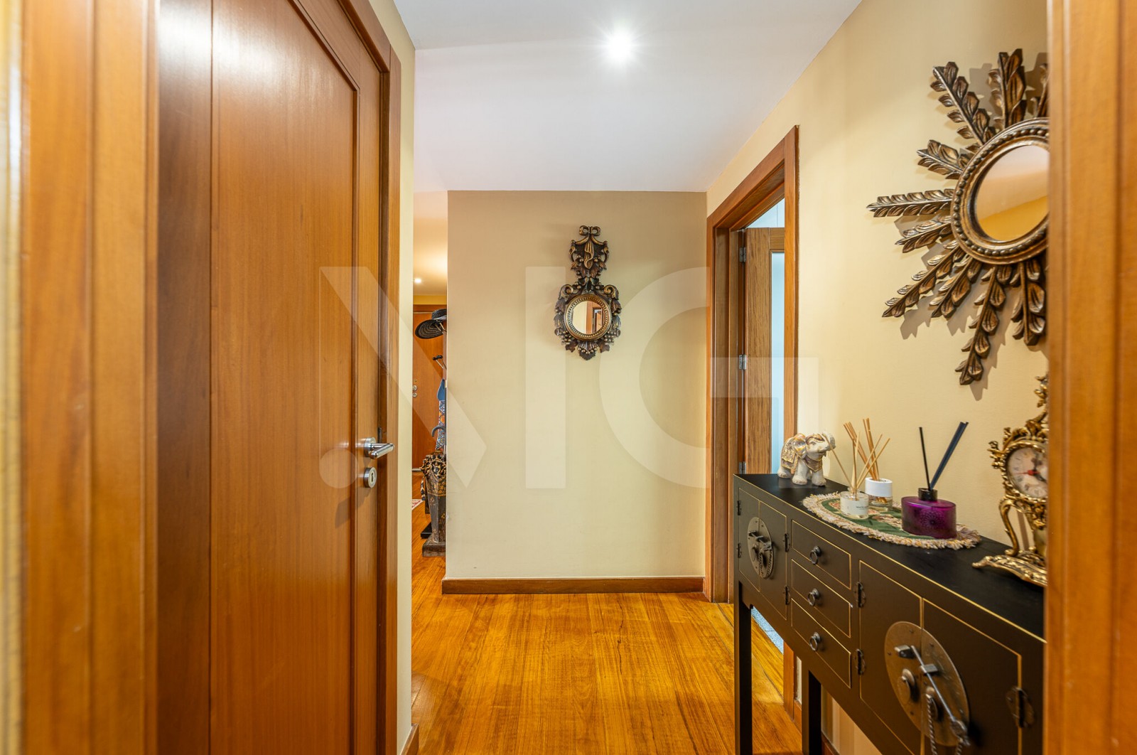 Apartment T3 for For sale in Matosinhos e Leça da Palmeira, Matosinhos, Porto - Corredor (Imagem 1)