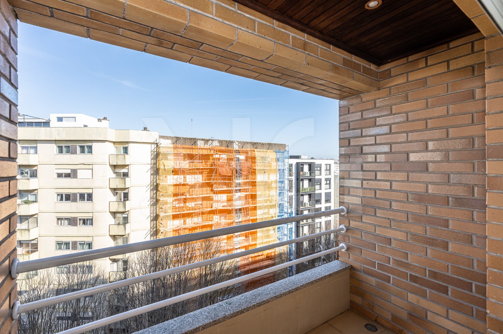 Apartment T3 for For sale in Matosinhos e Leça da Palmeira, Matosinhos, Porto - Varanda (Imagem 2)