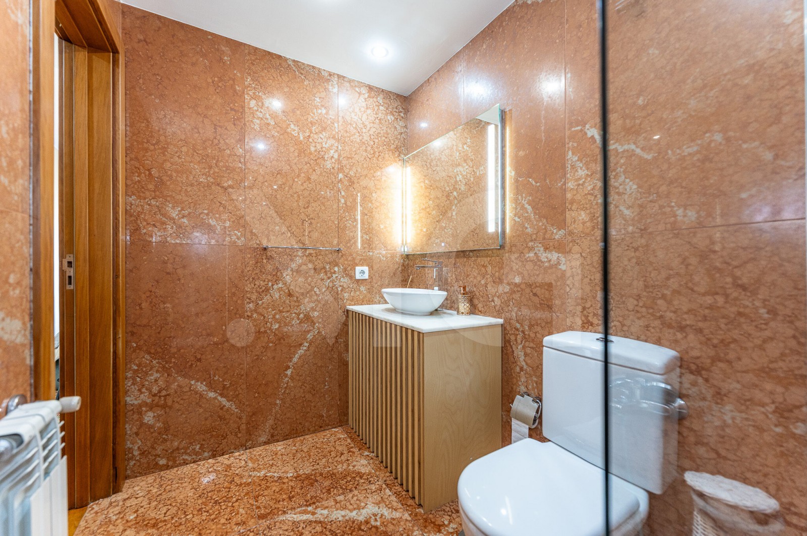 Apartment T3 for For sale in Matosinhos e Leça da Palmeira, Matosinhos, Porto - Casa de banho (Imagem 2)