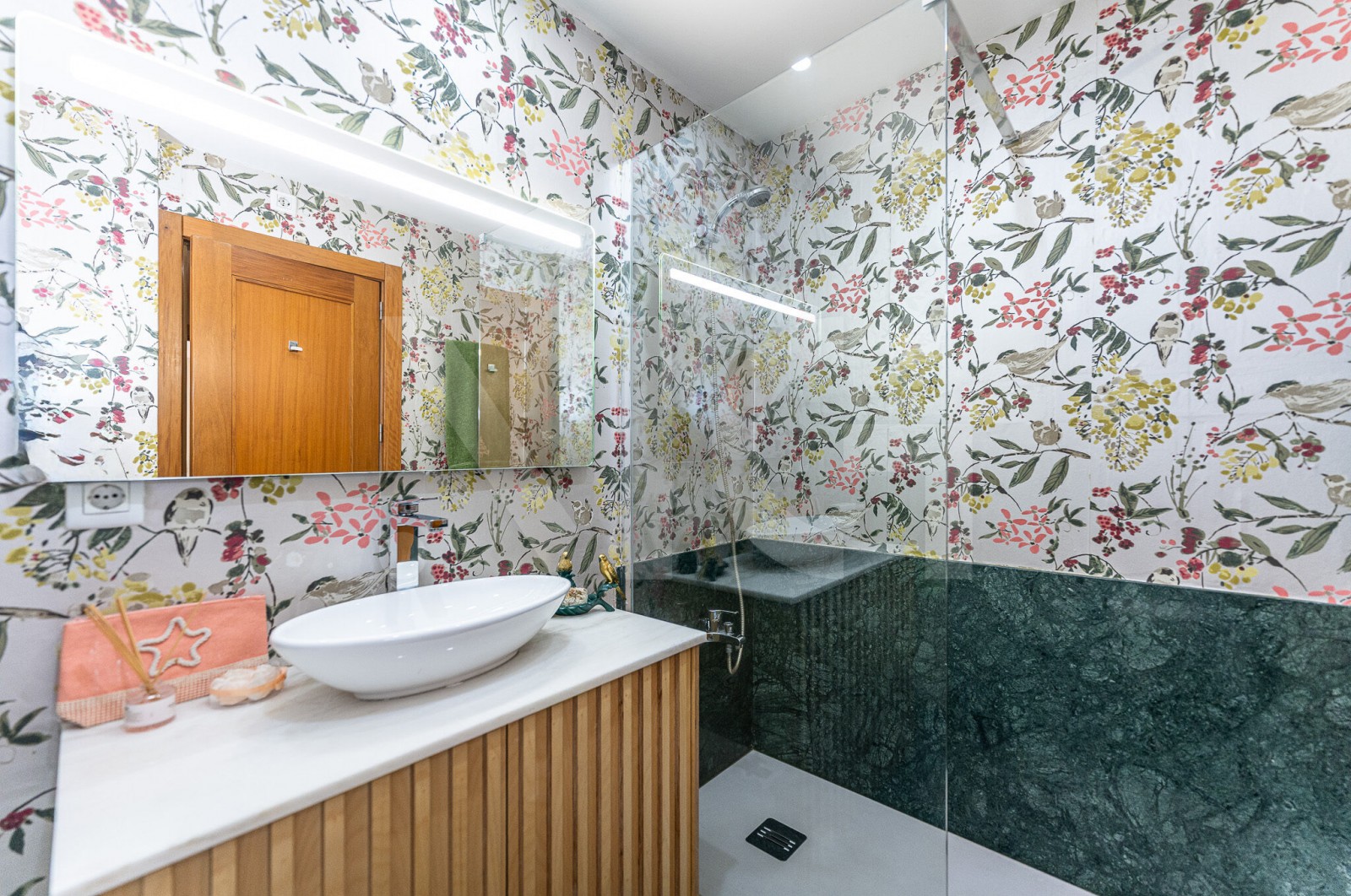 Apartment T3 for For sale in Matosinhos e Leça da Palmeira, Matosinhos, Porto - Casa de banho (Imagem 4)