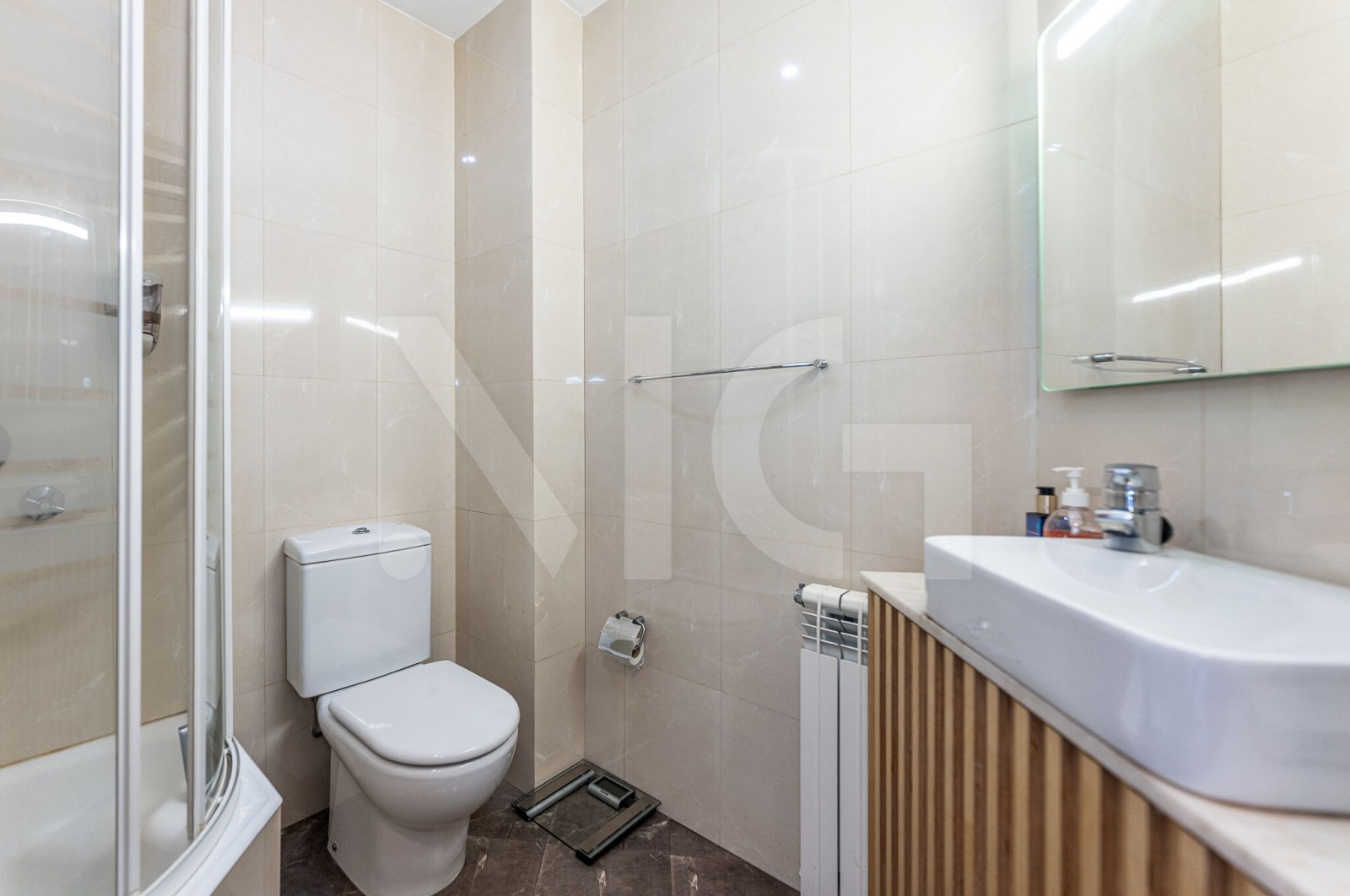 Apartment T3 for For sale in Matosinhos e Leça da Palmeira, Matosinhos, Porto - Casa de banho (Imagem 5)