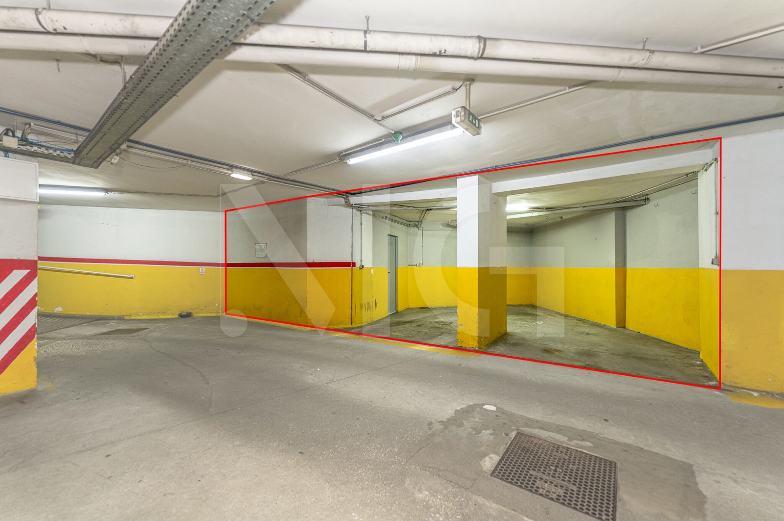 Apartment T3 for For sale in Matosinhos e Leça da Palmeira, Matosinhos, Porto - Parqueamento/Garagem (Imagem 1)