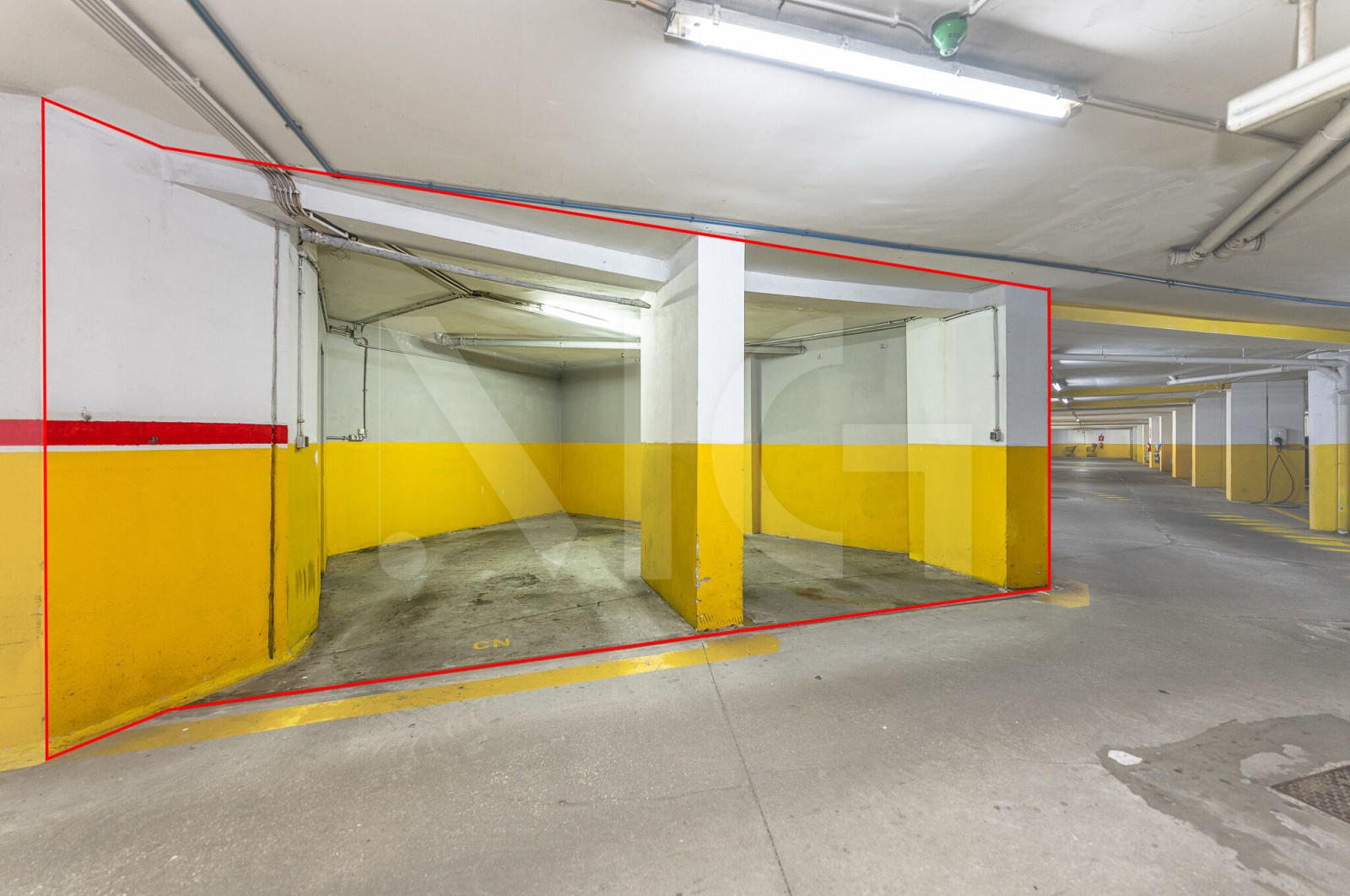 Apartment T3 for For sale in Matosinhos e Leça da Palmeira, Matosinhos, Porto - Parqueamento/Garagem (Imagem 2)