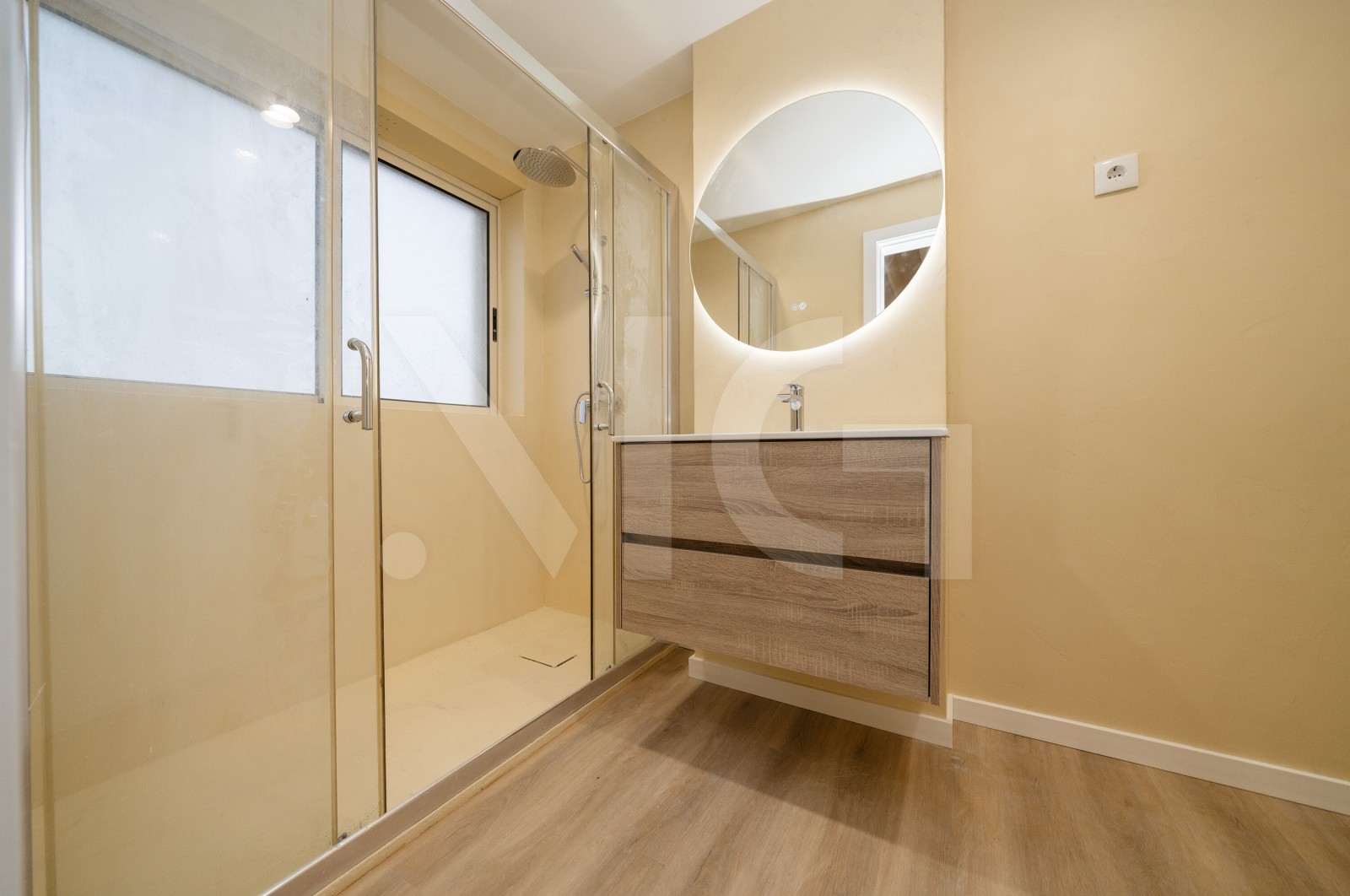 Apartamento T2 para Venda em Real, Dume e Semelhe, Braga, Braga - Casa de banho (Imagem 2)