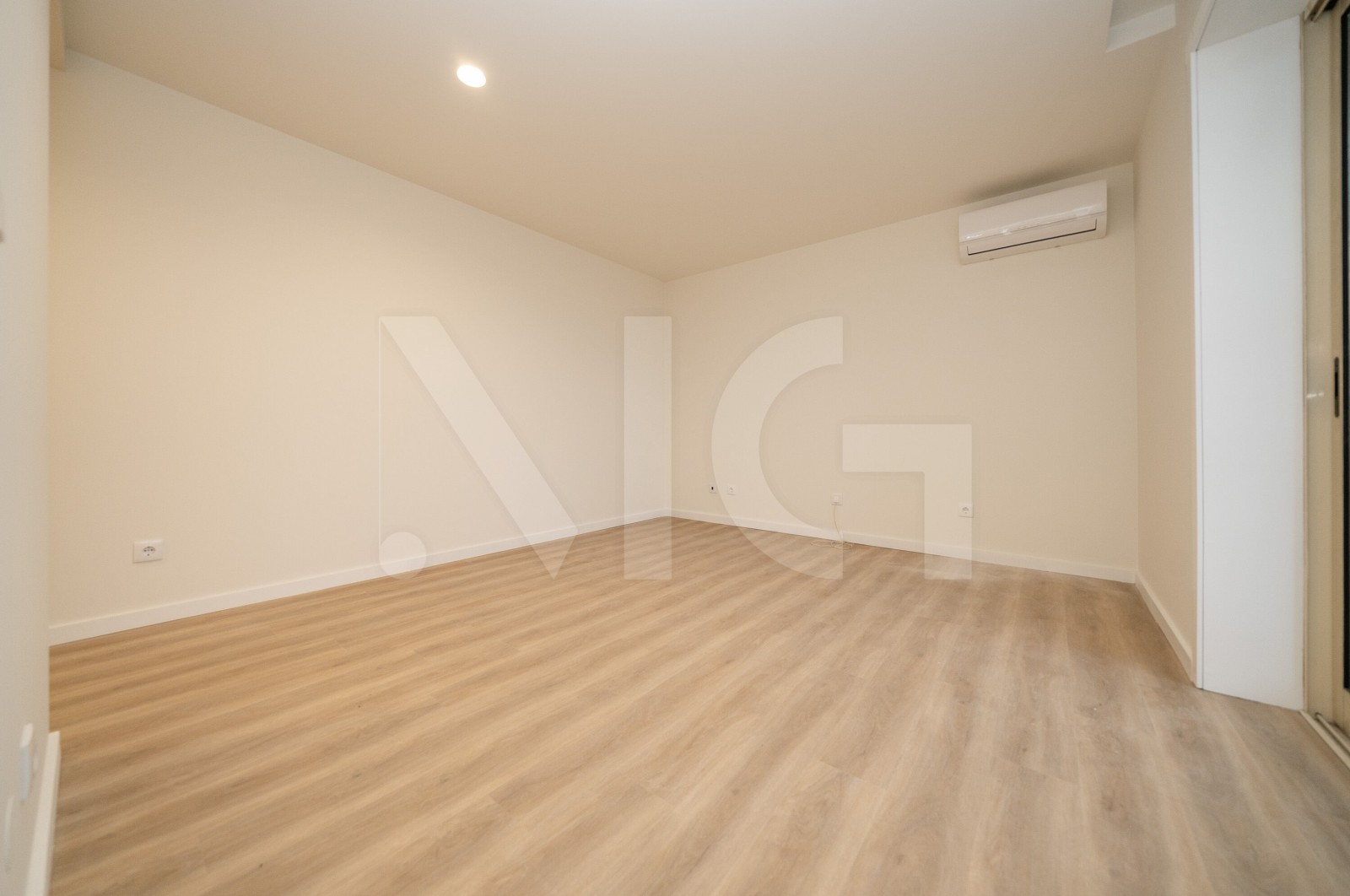 Apartamento T2 para Venda em Real, Dume e Semelhe, Braga, Braga - Suite (Imagem 2)