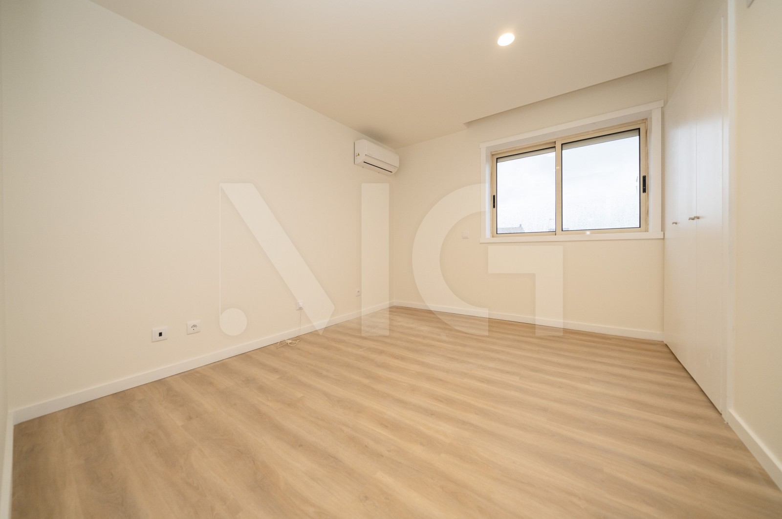 Apartamento T2 para Venda em Real, Dume e Semelhe, Braga, Braga - Quarto (Imagem 1)