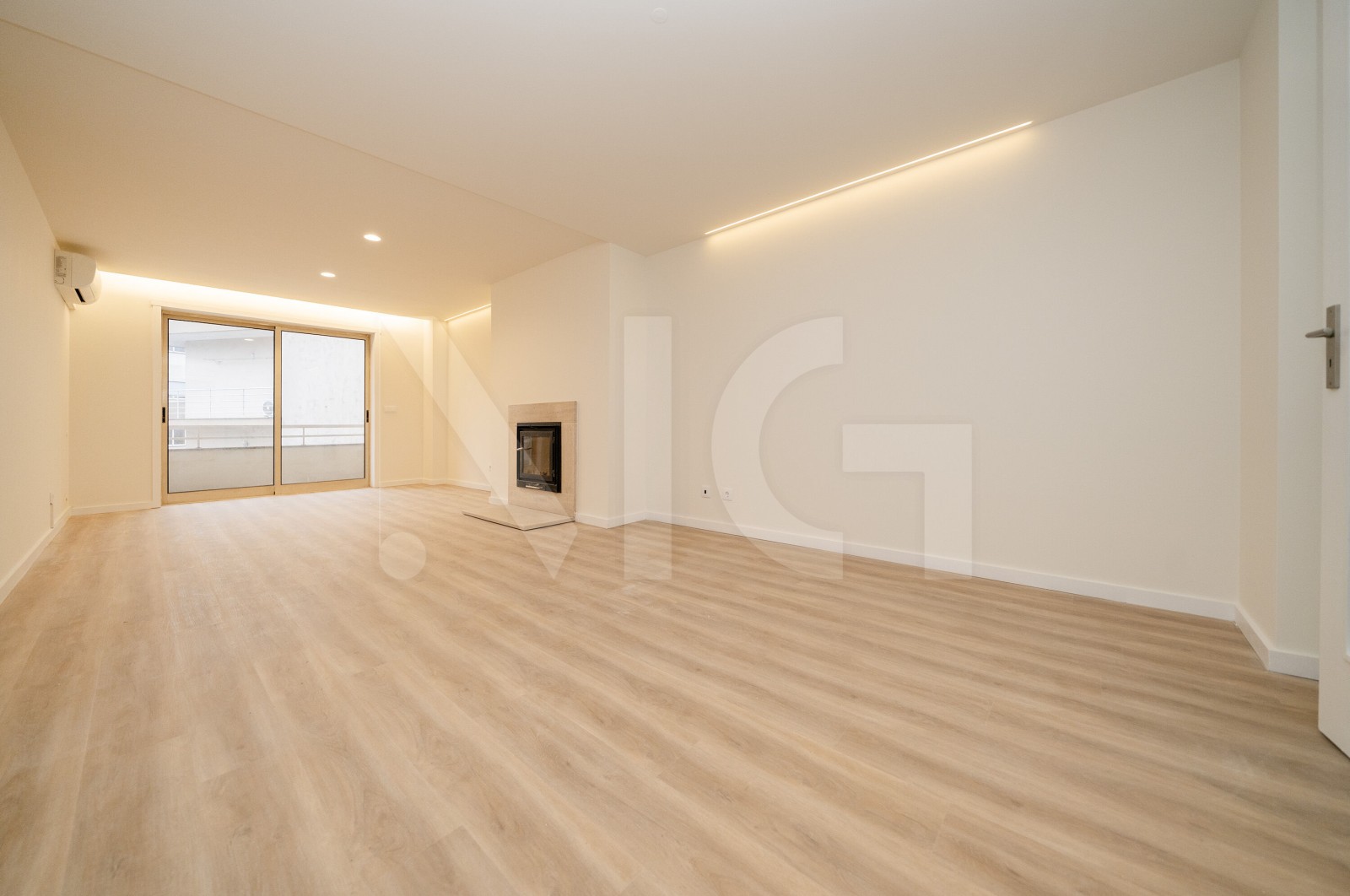 Apartamento T2 para Venda em Real, Dume e Semelhe, Braga, Braga - Sala (Imagem 1)