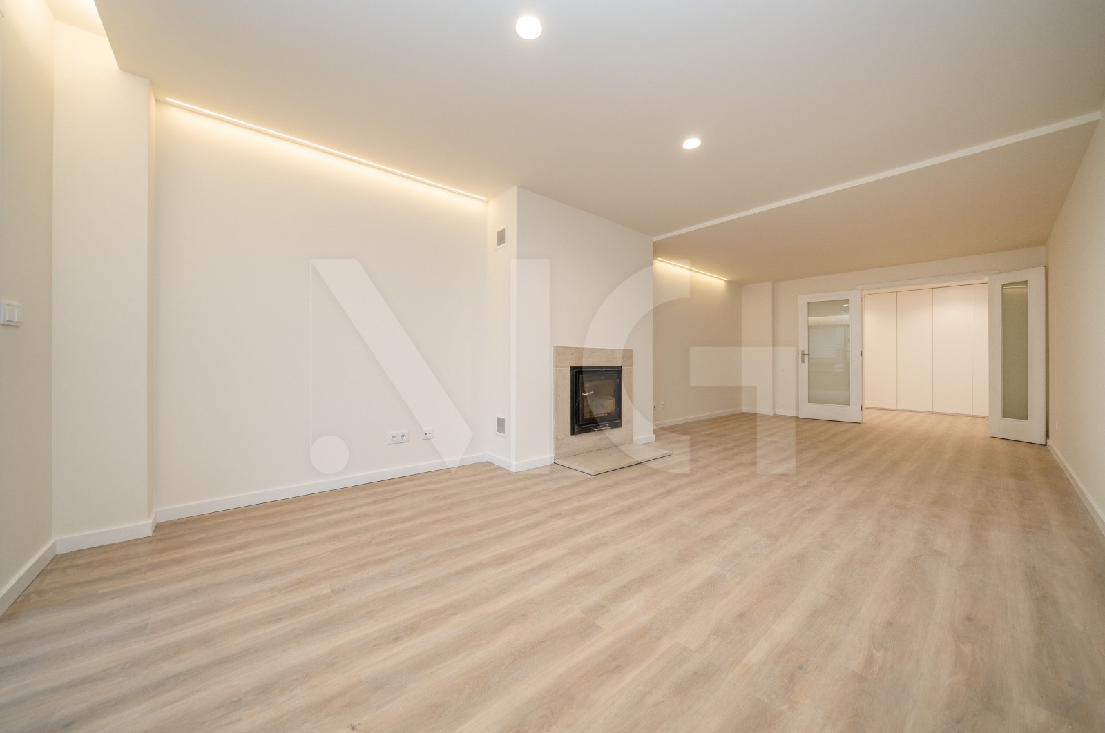 Apartamento T2 para Venda em Real, Dume e Semelhe, Braga, Braga - Sala (Imagem 2)