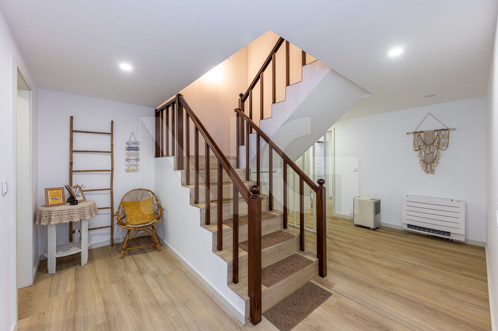 Moradia T4 para Venda em Gondar e Orbacém, Caminha, Viana do Castelo - Corredor (Imagem 1)