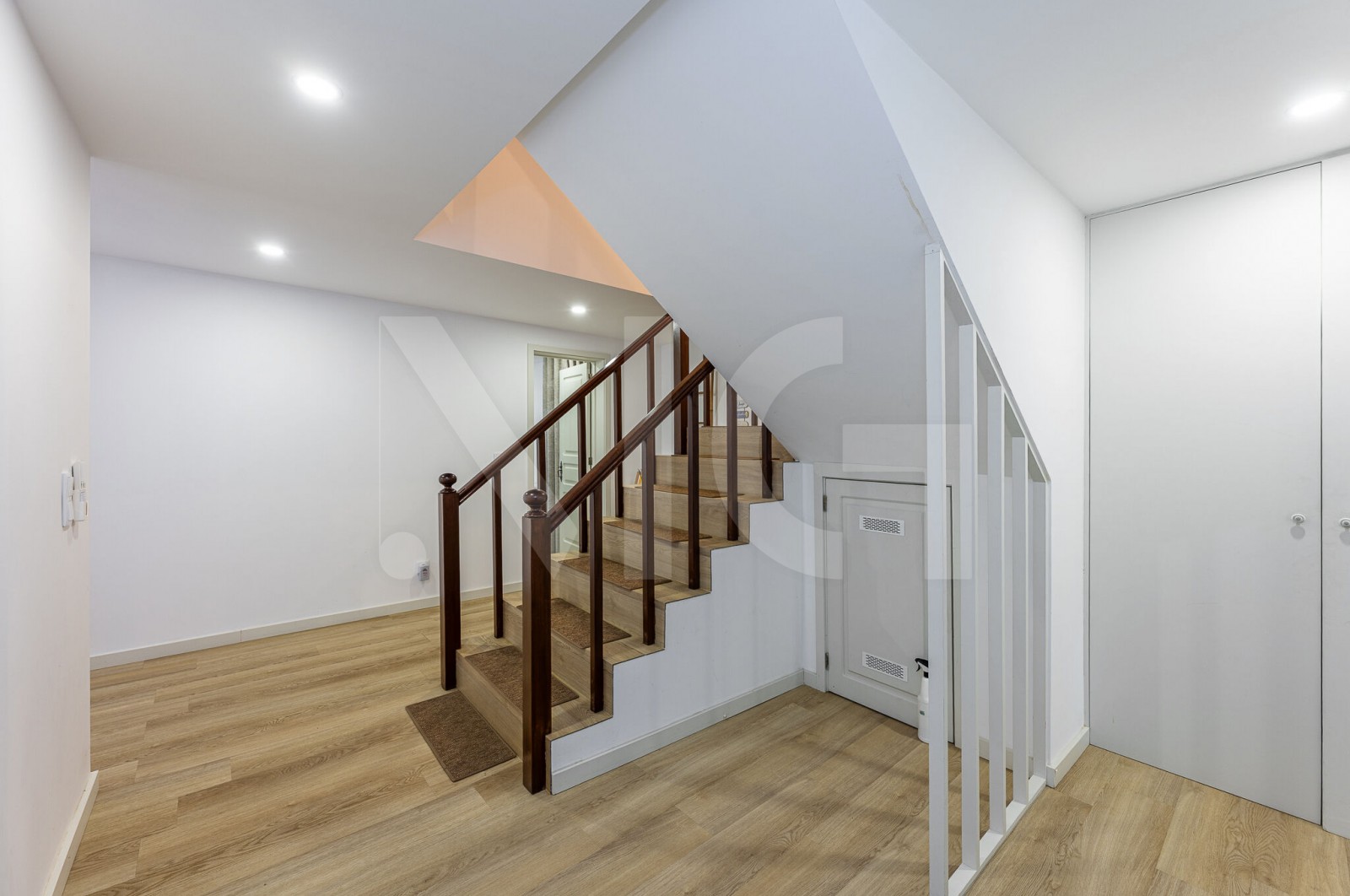 Moradia T4 para Venda em Gondar e Orbacém, Caminha, Viana do Castelo - Corredor (Imagem 2)