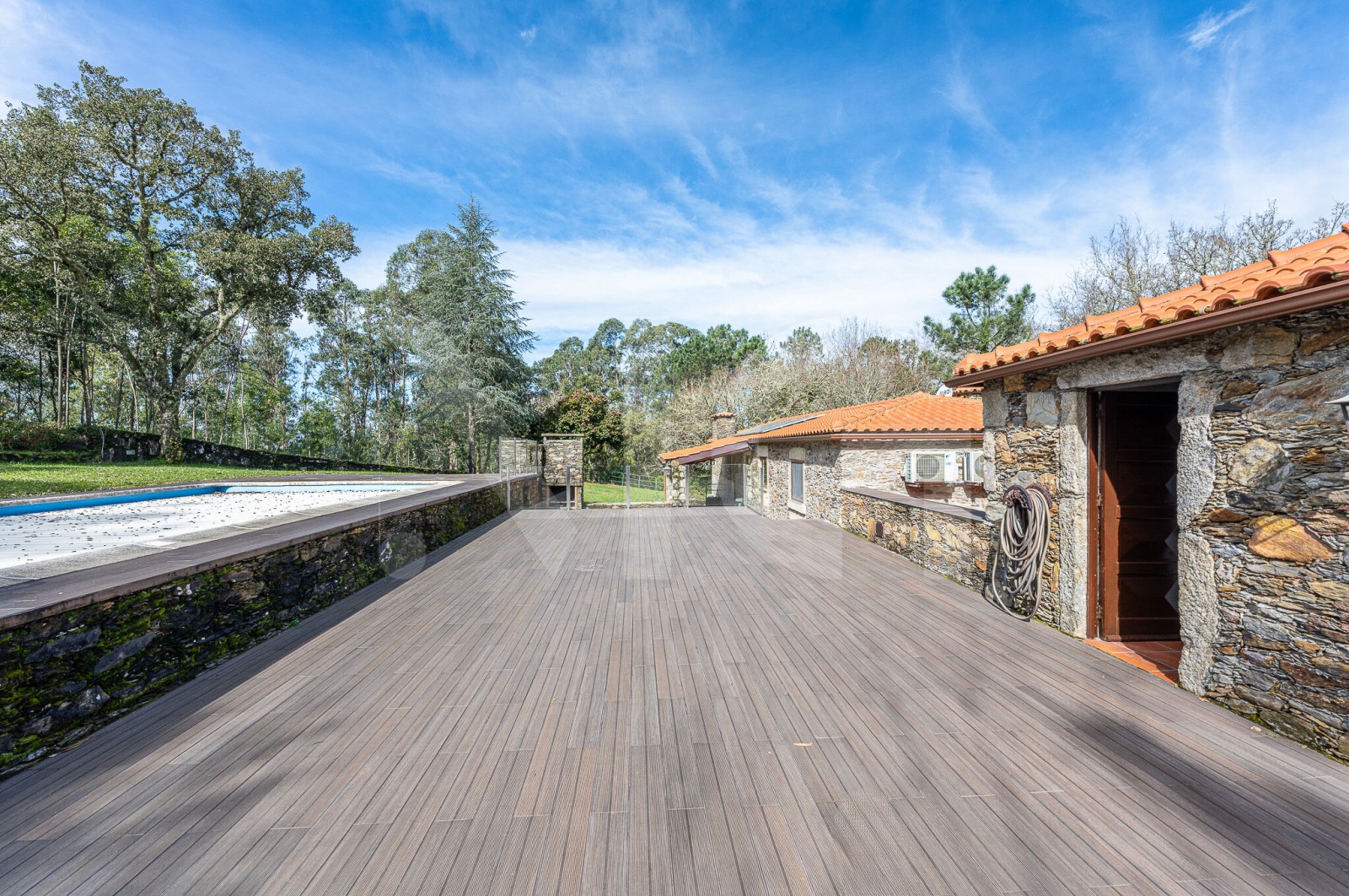 Moradia T4 para Venda em Gondar e Orbacém, Caminha, Viana do Castelo - Quintal/Jardim (Imagem 1)