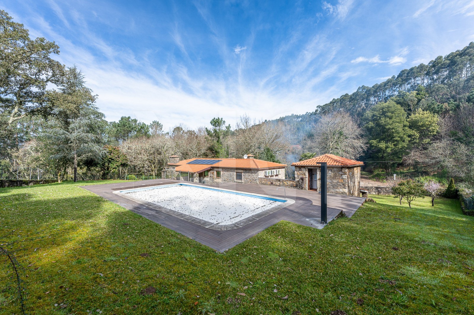 Moradia T4 para Venda em Gondar e Orbacém, Caminha, Viana do Castelo - Piscina (Imagem 1)