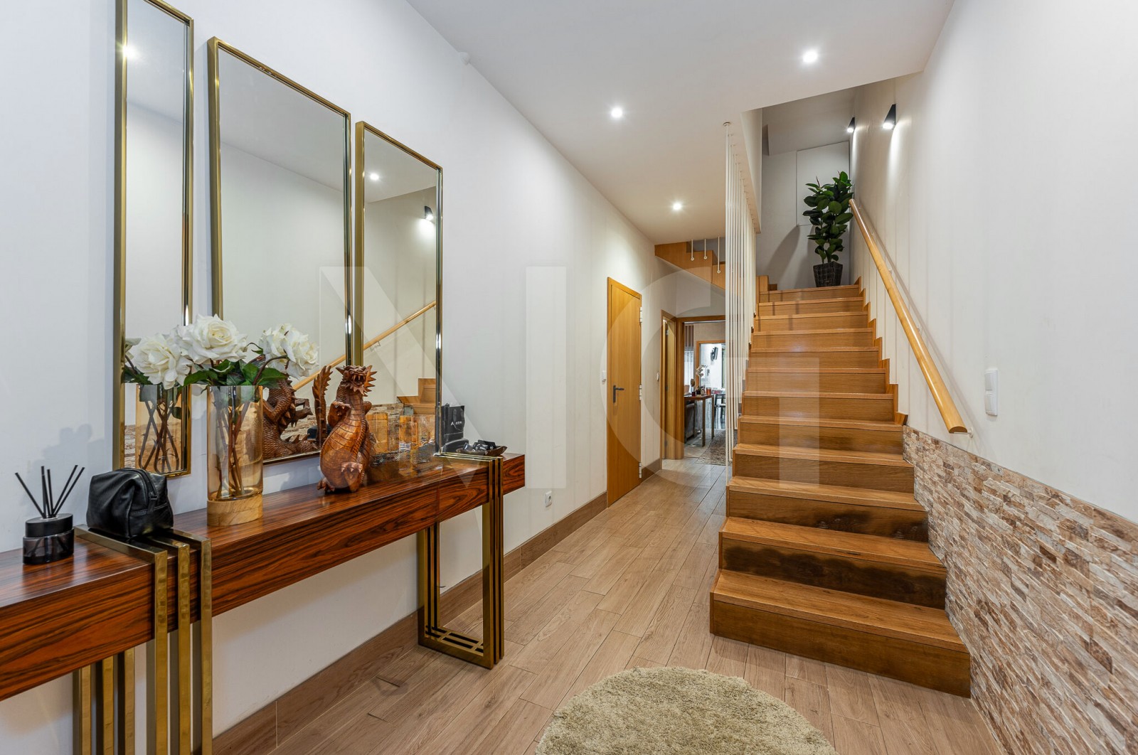 House T3 for For sale in Paranhos, Porto, Porto - Hall de entrada (Imagem 1)