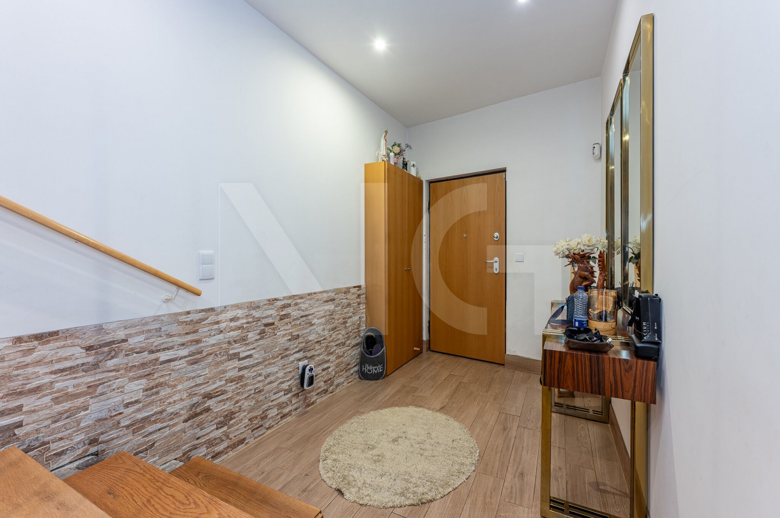 House T3 for For sale in Paranhos, Porto, Porto - Hall de entrada (Imagem 3)