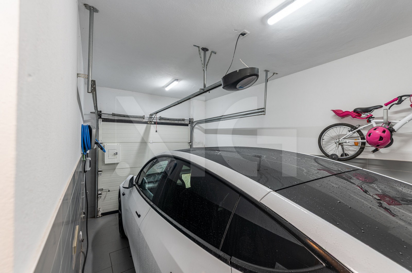 House T3 for For sale in Paranhos, Porto, Porto - Parqueamento/Garagem (Imagem 1)