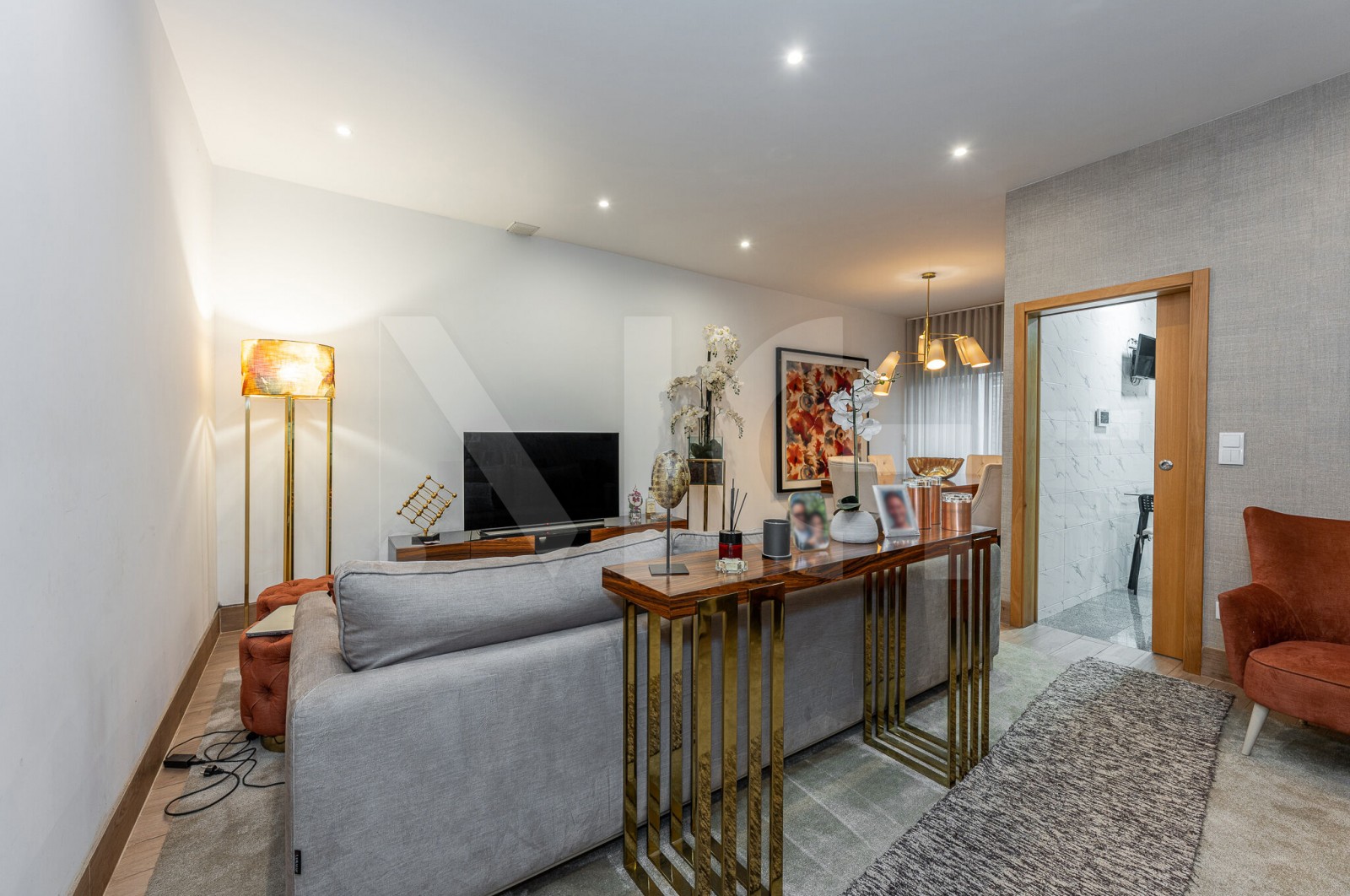 House T3 for For sale in Paranhos, Porto, Porto - Sala (Imagem 2)