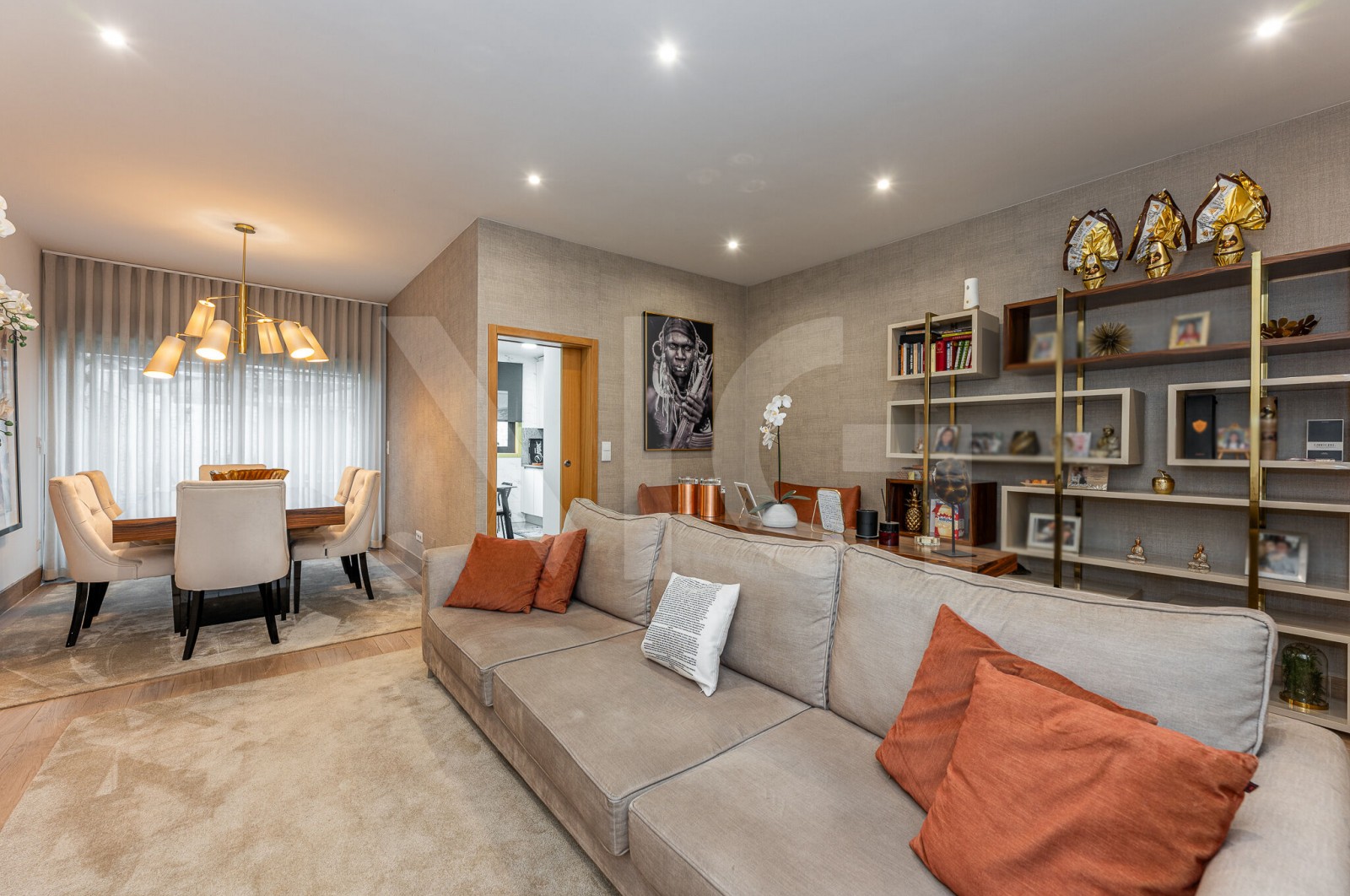 House T3 for For sale in Paranhos, Porto, Porto - Sala (Imagem 5)