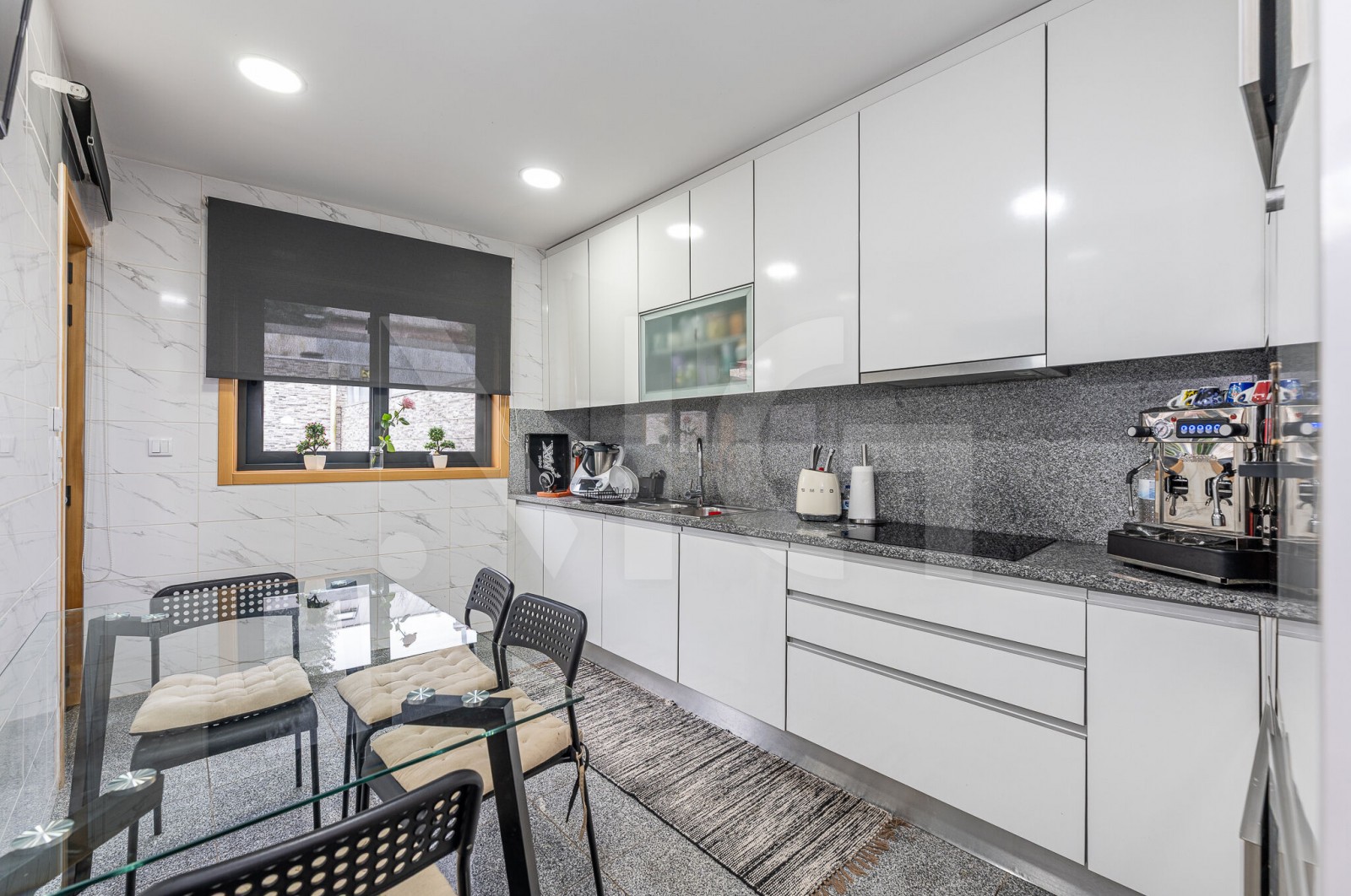 House T3 for For sale in Paranhos, Porto, Porto - Cozinha (Imagem 2)