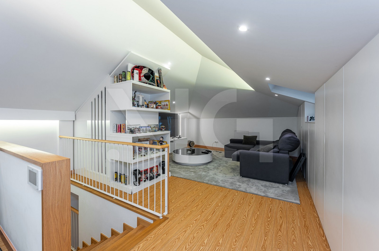 House T3 for For sale in Paranhos, Porto, Porto - Sótão (Imagem 4)