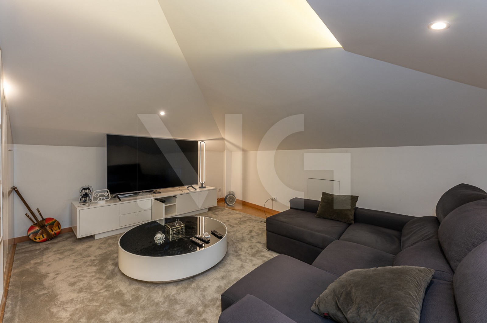 House T3 for For sale in Paranhos, Porto, Porto - Sótão (Imagem 5)