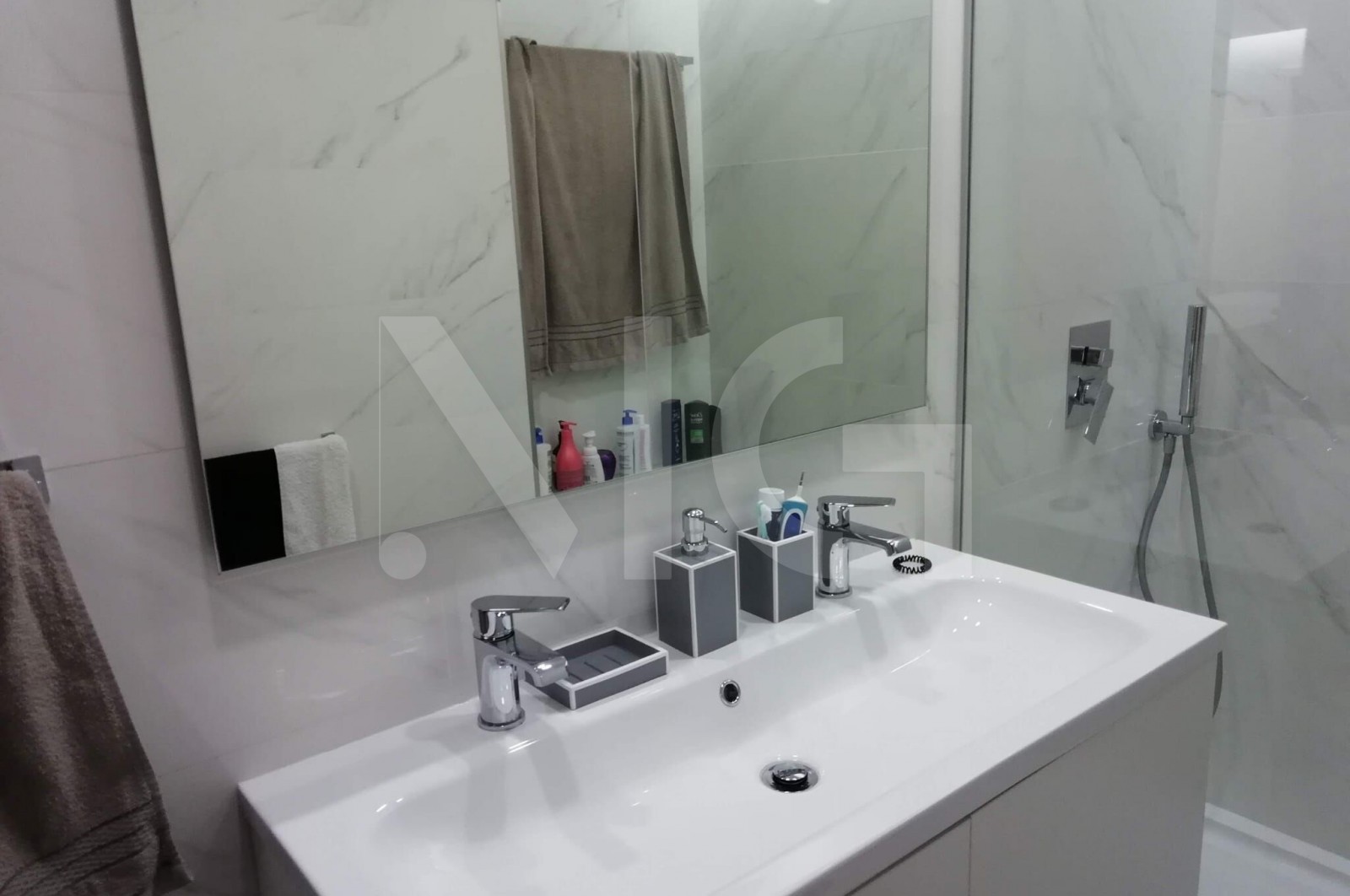 Apartamento T2 para Venda em Custóias, Leça do Balio e Guifões, Matosinhos, Porto - Casa de banho (Imagem 1)