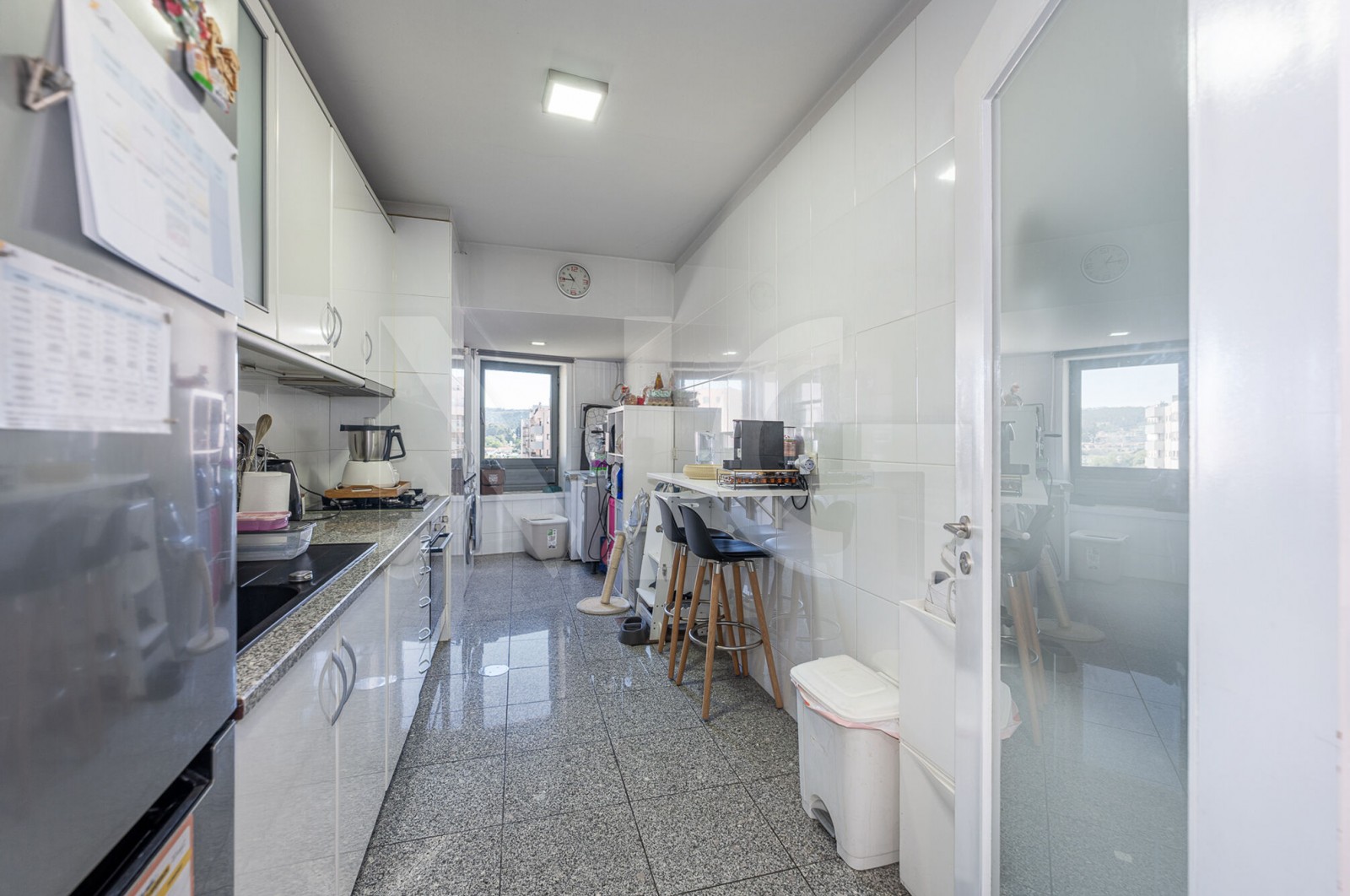 Apartamento T2 para Venda em Rio Tinto, Gondomar, Porto - Cozinha (Imagem 1)