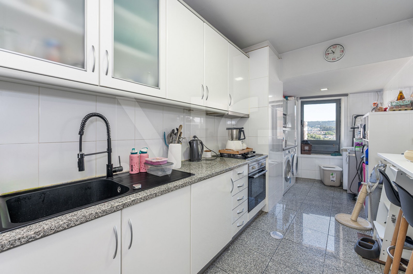 Apartamento T2 para Venda em Rio Tinto, Gondomar, Porto - Cozinha (Imagem 2)