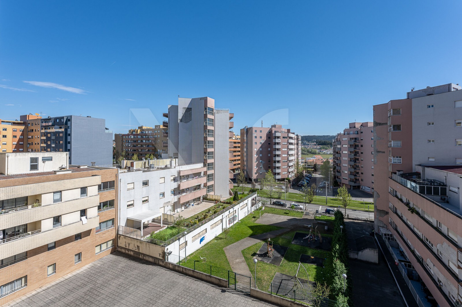 Apartamento T2 para Venda em Rio Tinto, Gondomar, Porto - Vistas (Imagem 1)