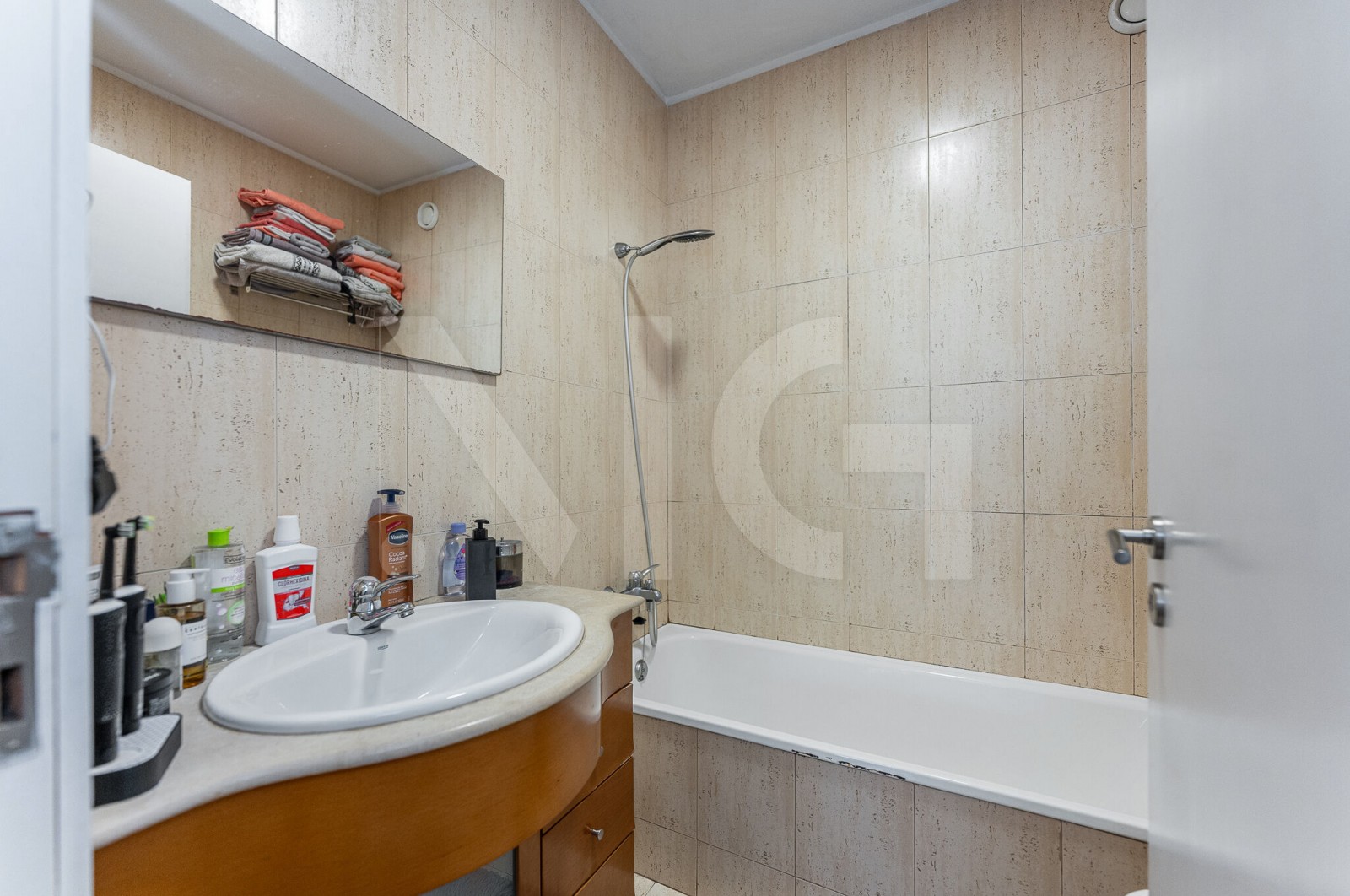 Apartamento T2 para Venda em Rio Tinto, Gondomar, Porto - Casa de banho (Imagem 2)